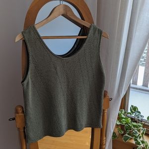 🌻 Vintage - Sage green top
